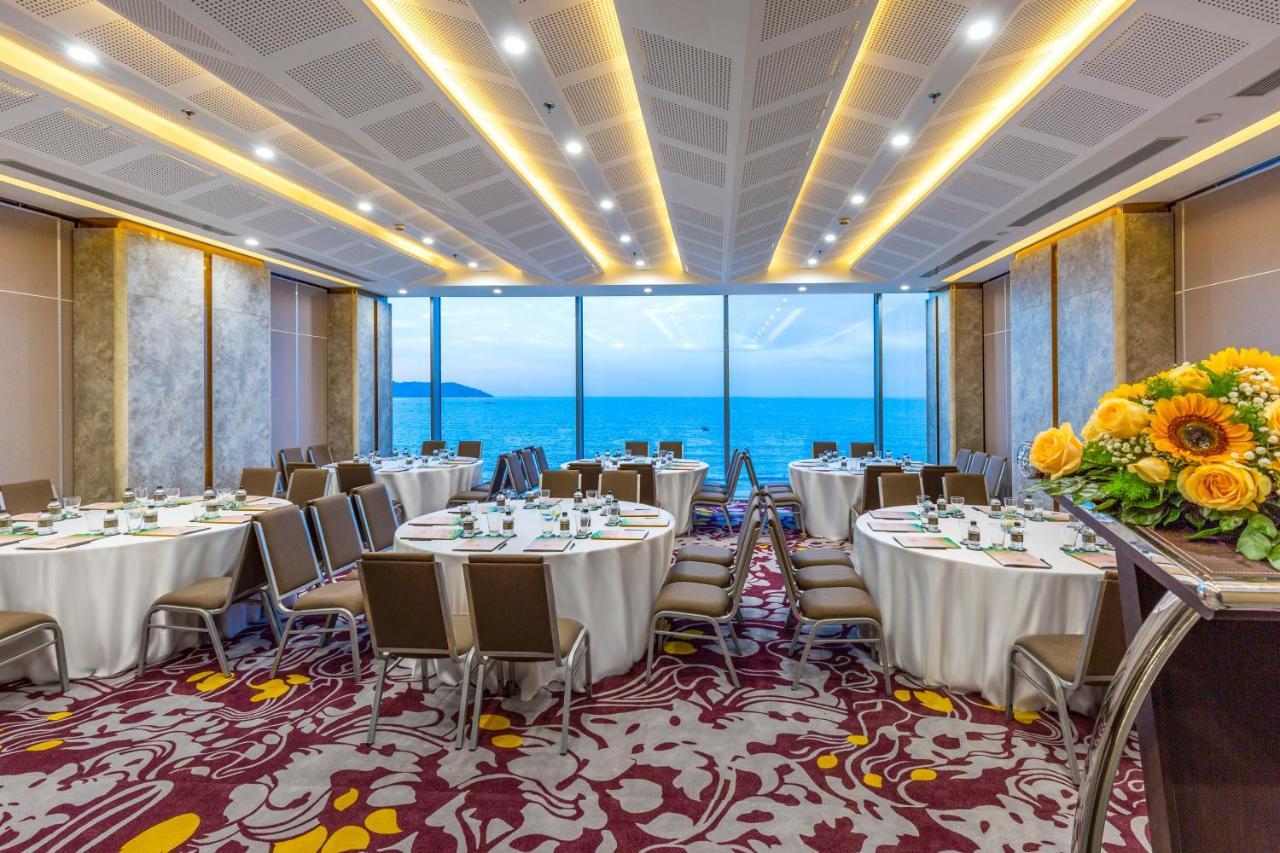 Le Sands Oceanfront Danang Hotel Exteriör bild