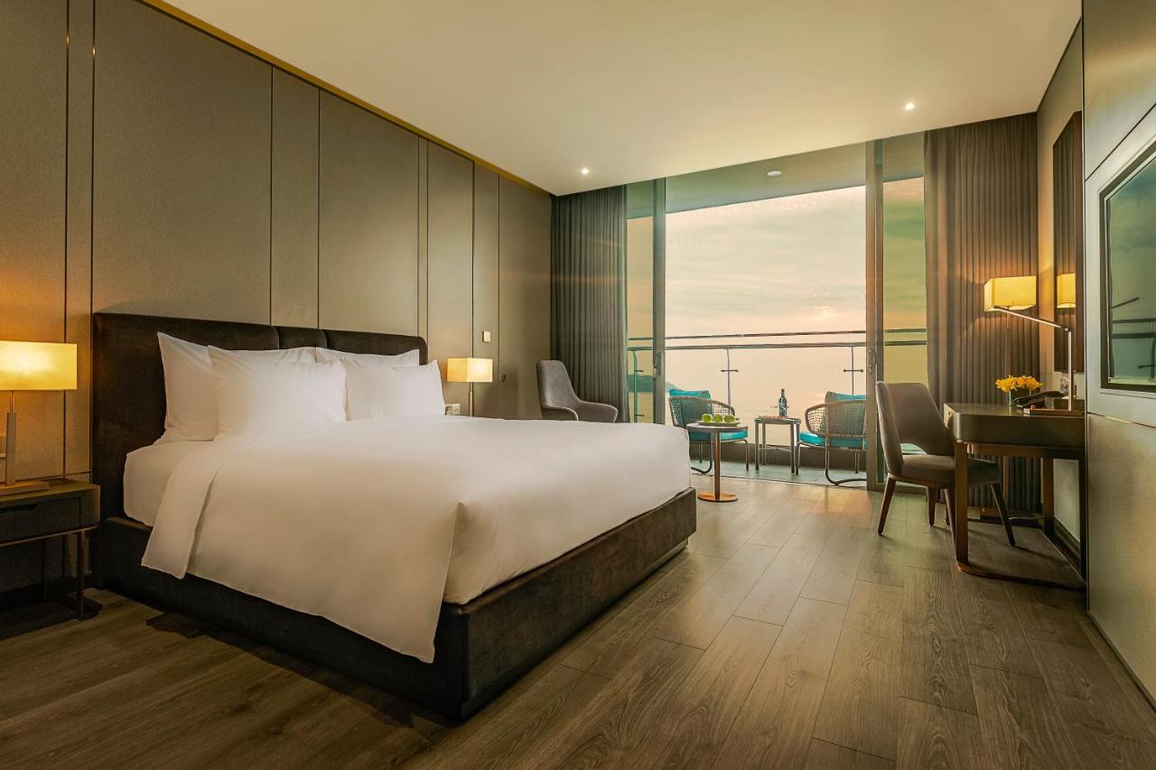 Le Sands Oceanfront Danang Hotel Exteriör bild