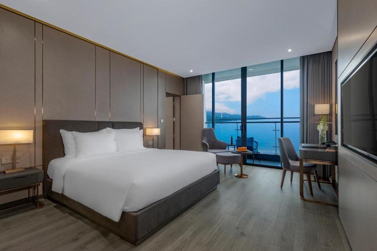 Le Sands Oceanfront Danang Hotel Exteriör bild
