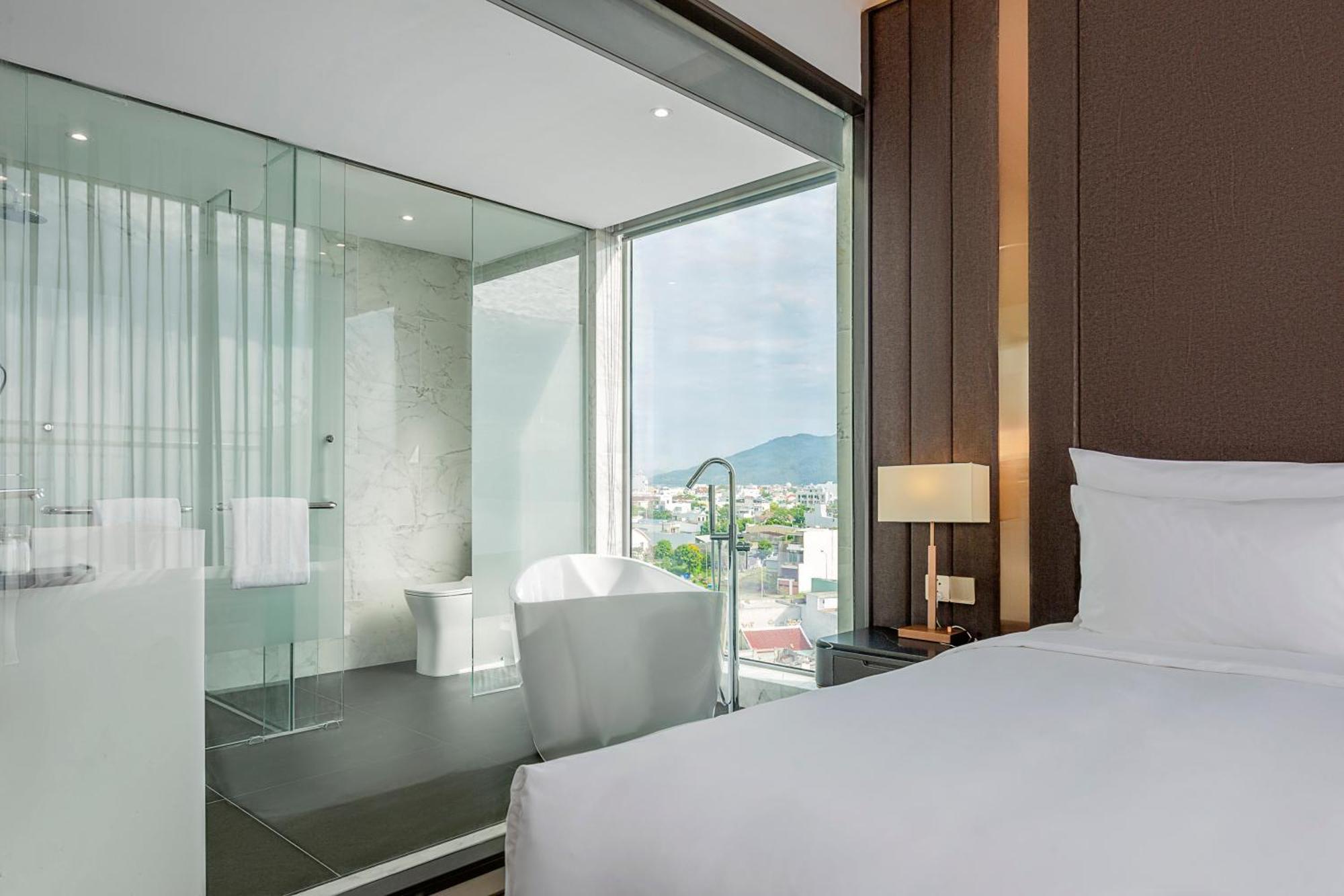 Le Sands Oceanfront Danang Hotel Exteriör bild